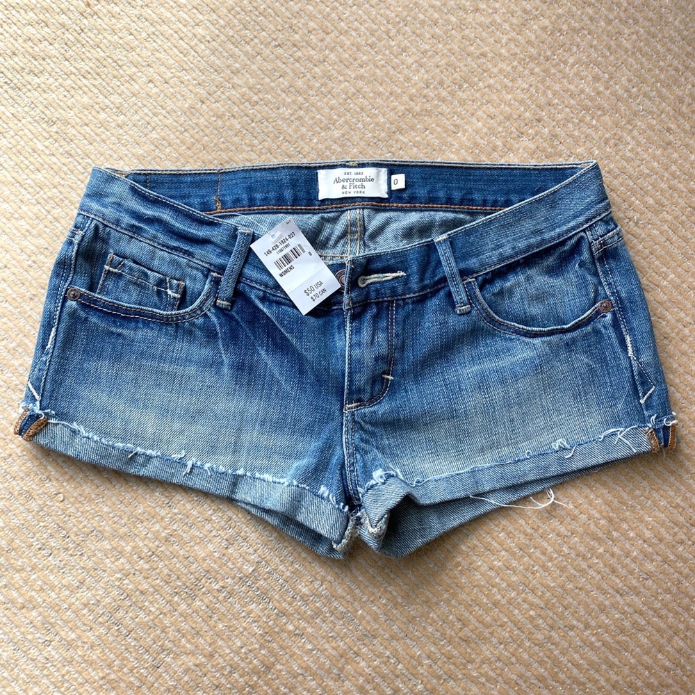 NEW w TAGS❣️Abercrombie & Fitch Jean Shorts, 0